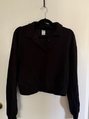 VS Pink Classic Black Polo-Style Cropped Sweatshirt